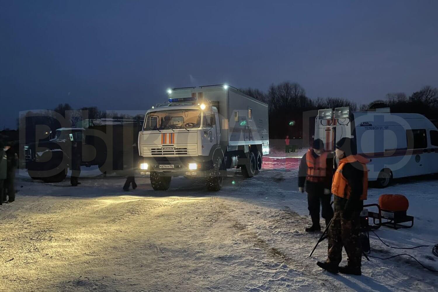 Водолазы достали тело женщины со дна Оки в Шиморском